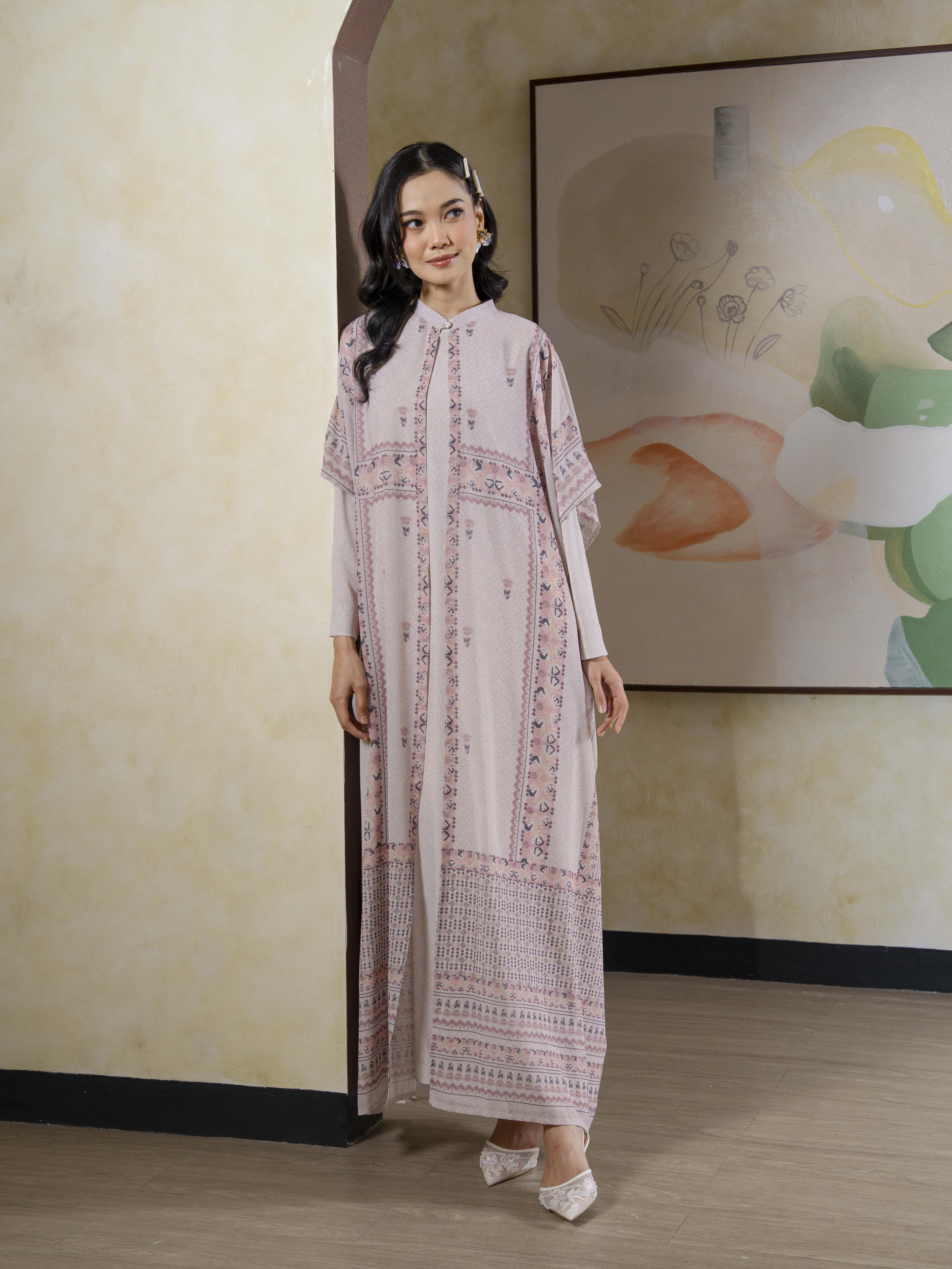Nevra Dress Almond