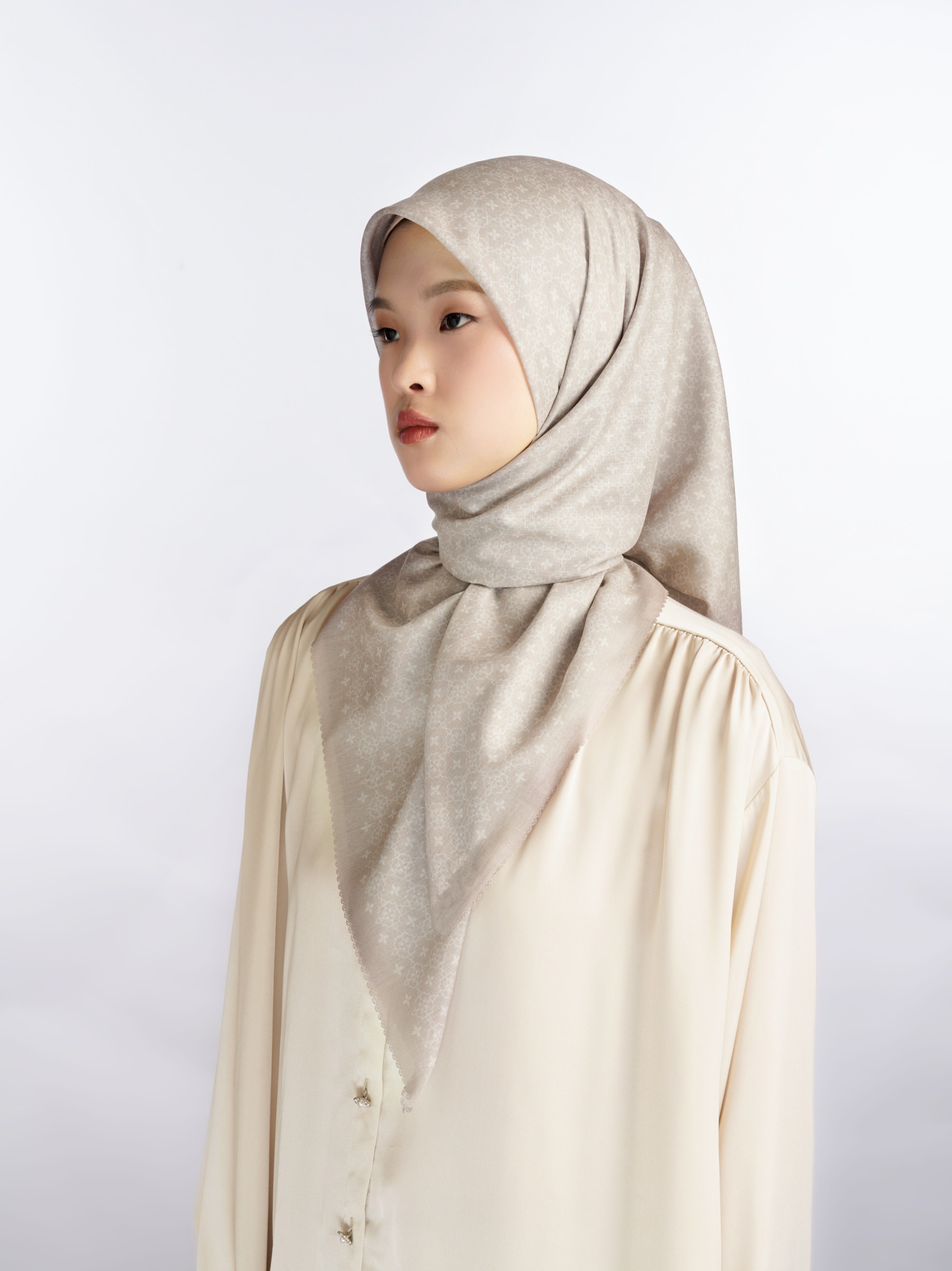 Kanoga Scarves Beige