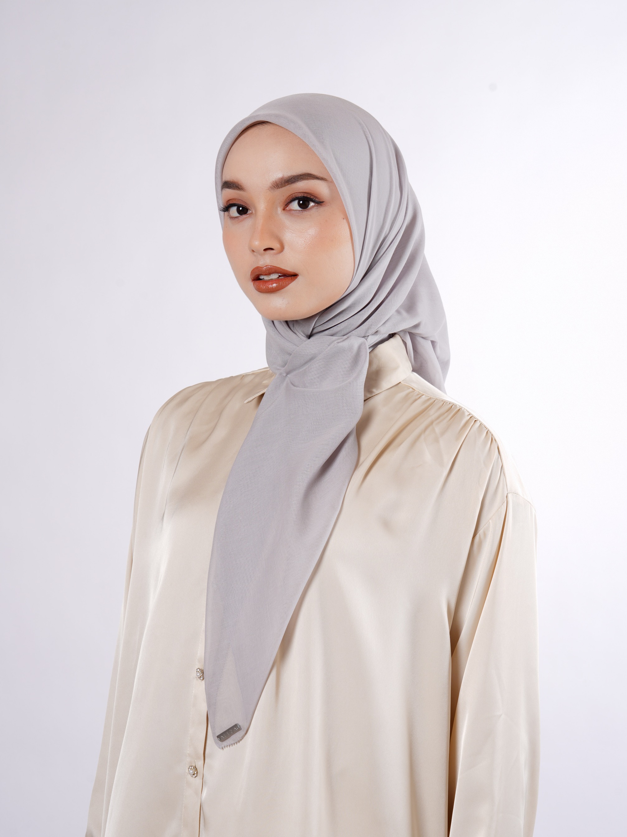 Eesha Scarves Gray