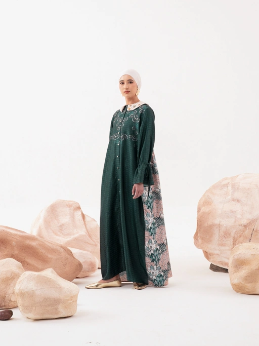 Image of Davika Dress Emerald