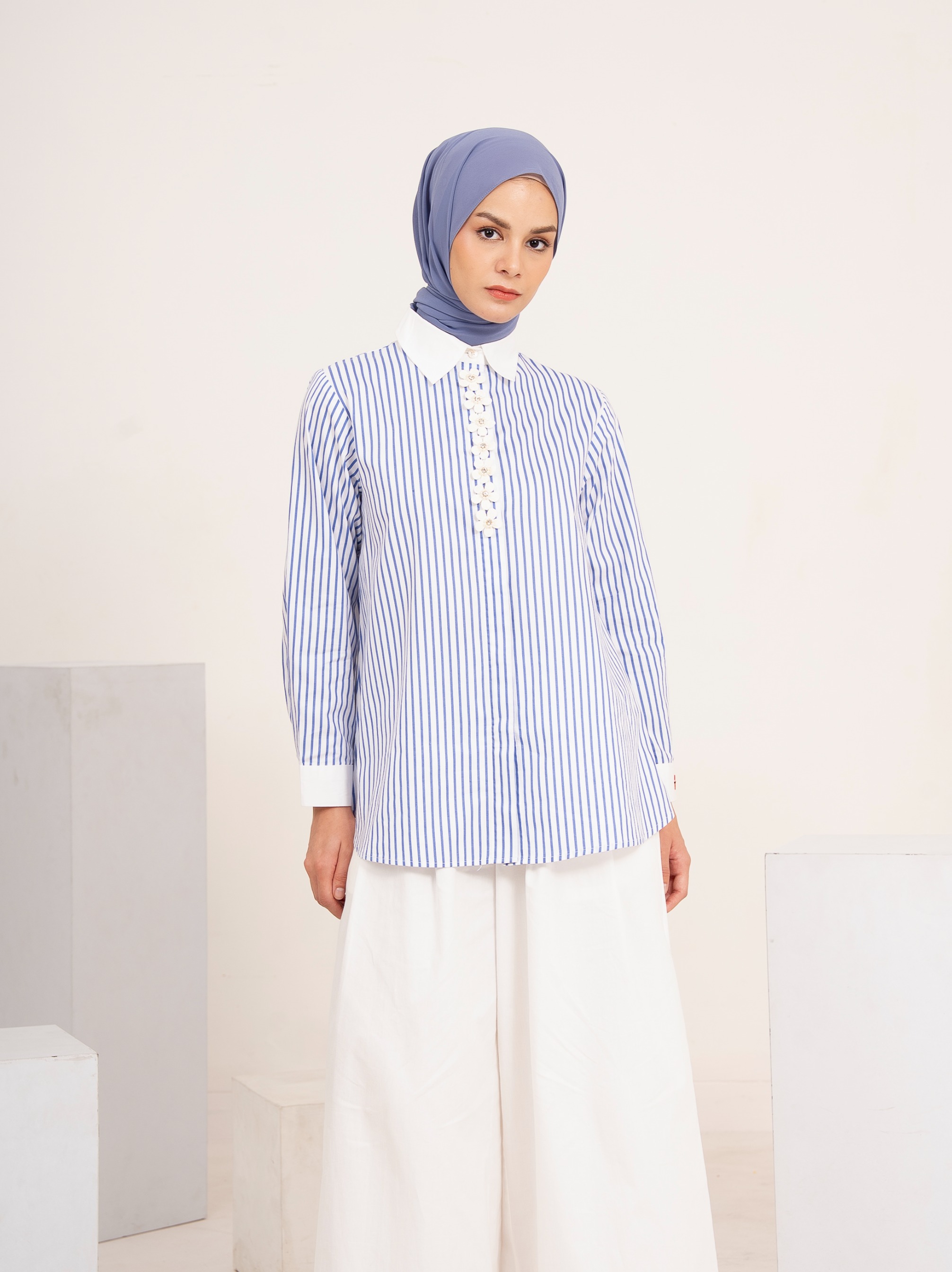 Valyn Shirt Blue