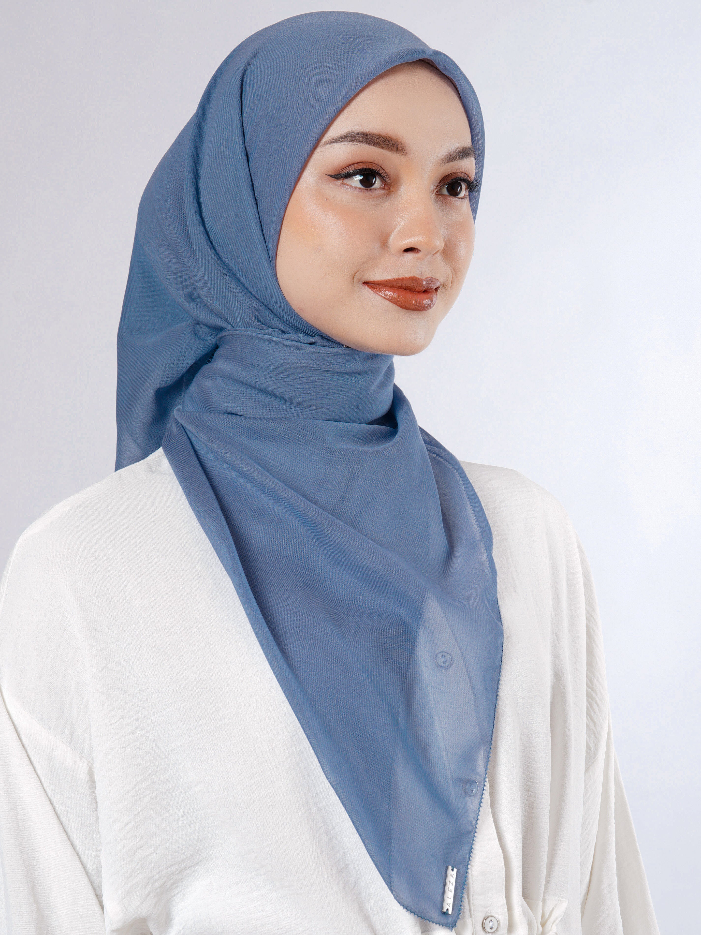 Eesha Scarves True Navy