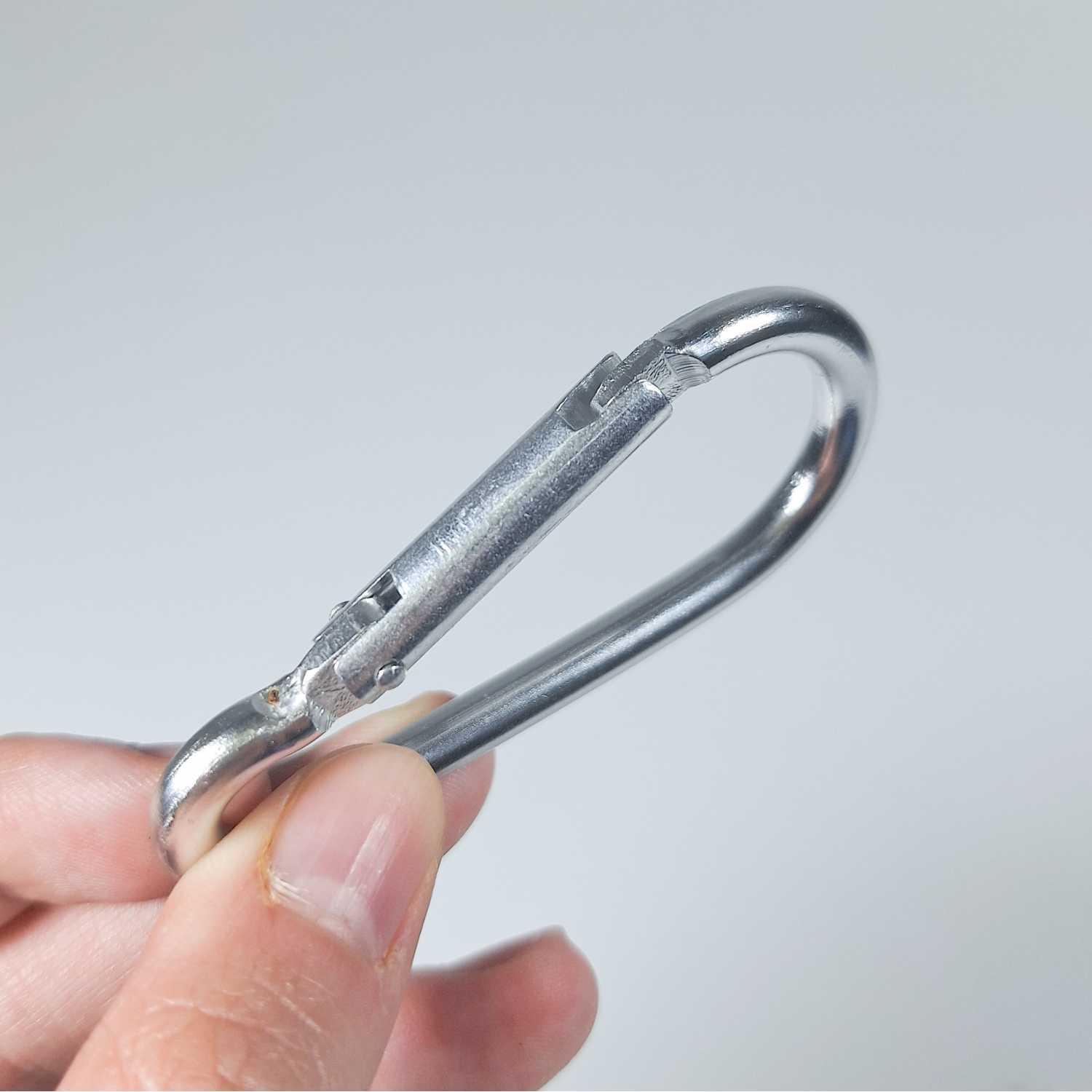 GYMTOP Carabiner Gantungan Kunci Aluminium Snap Hook - Kuat dan Praktis, Model Tipe D