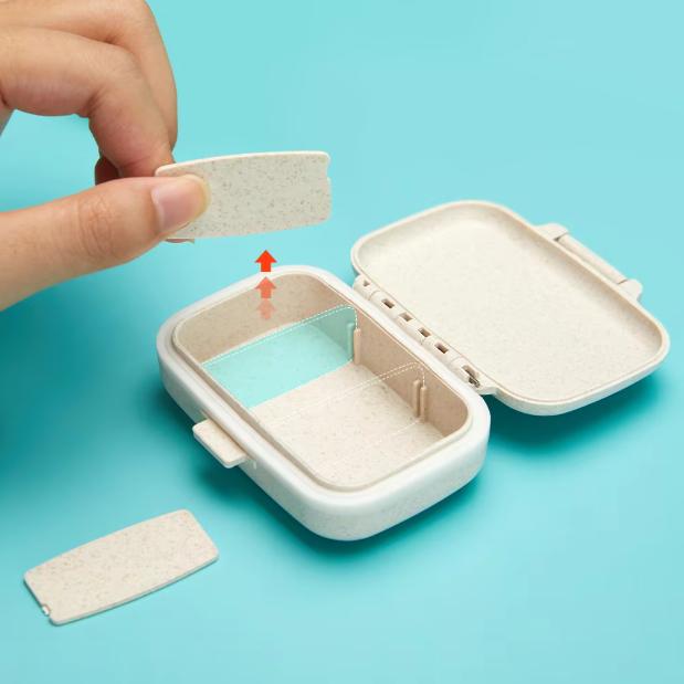 SHURUN Kotak Obat Mini Portable Adjustable 3 Grid - Penyimpanan Obat Aman dan Praktis, Desain Kecil