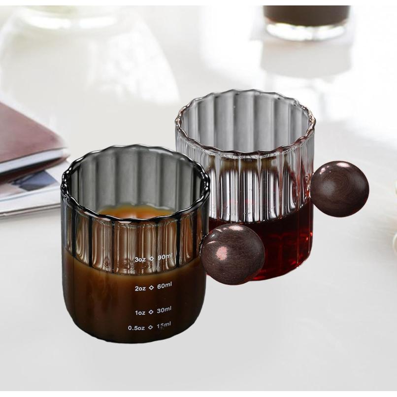 KEMORELA Gelas Takar Kopi Measuring Wooden Round Beads Glass - Takar Kopi 90ml, Gagang Kayu Anti Panas, Desain Estetik