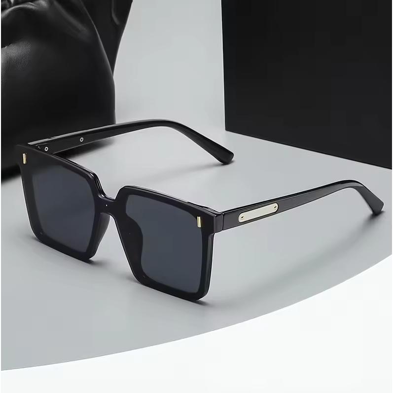 Eyeshine Kacamata Hitam Wanita Anti-UV Outdoor - Tampil Stylish dan Lindungi Mata dari Sinar Matahari, Desain Elegan