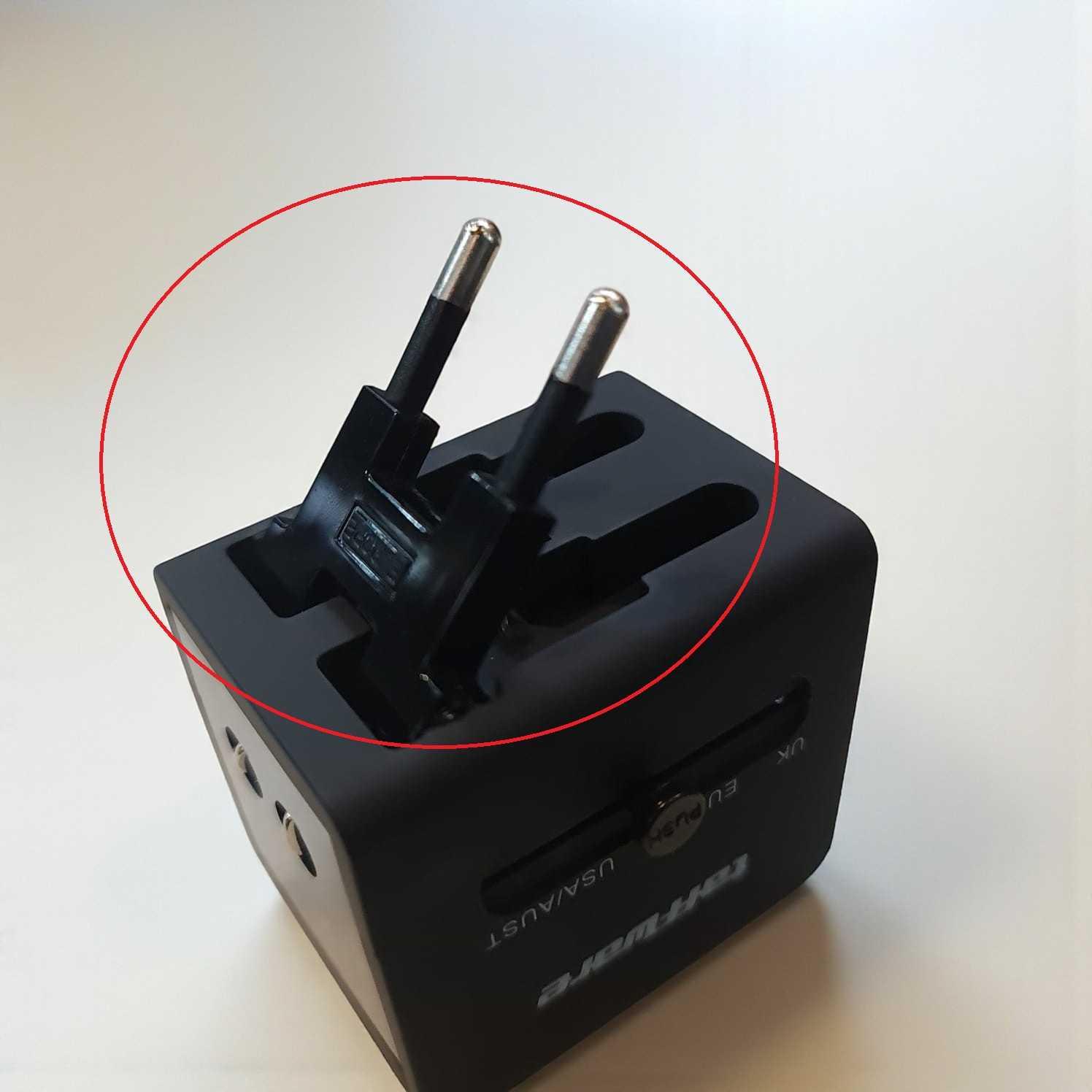JY-148 Travel Adaptor Universal Plug EU UK US/AUST 2.1A USB A Praktis dan Efisien, Desain Portabel