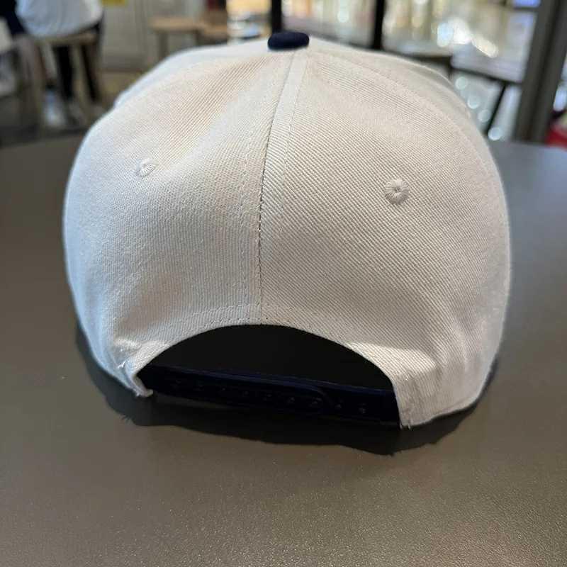 MUJE Topi Snapback Hat 6 Panel Fashionable Hip-Hop Style, Sun Protection, Comfortable Wear