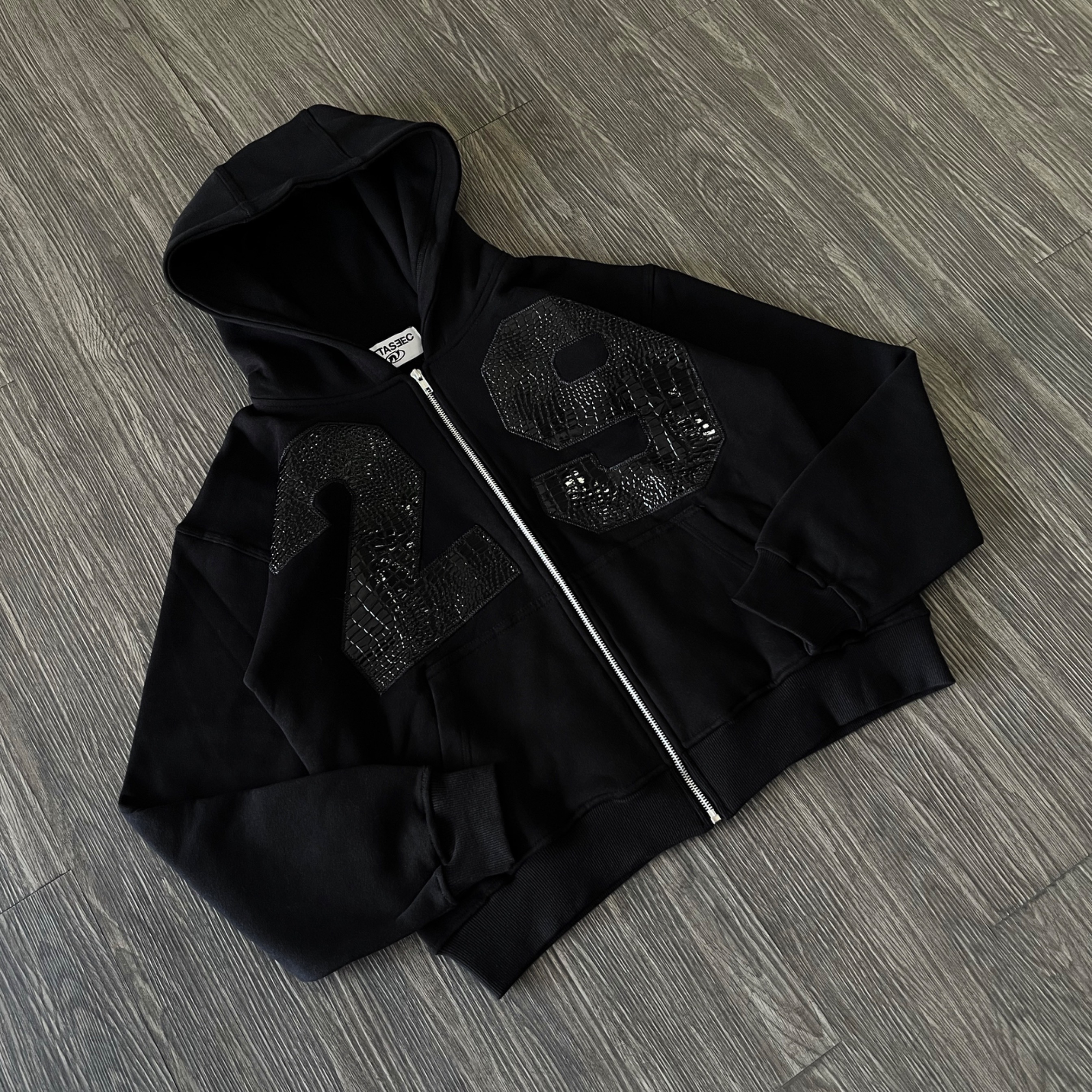 BOXY HOODIE NETASEEC - 29CLUB BLACK ON BLACK