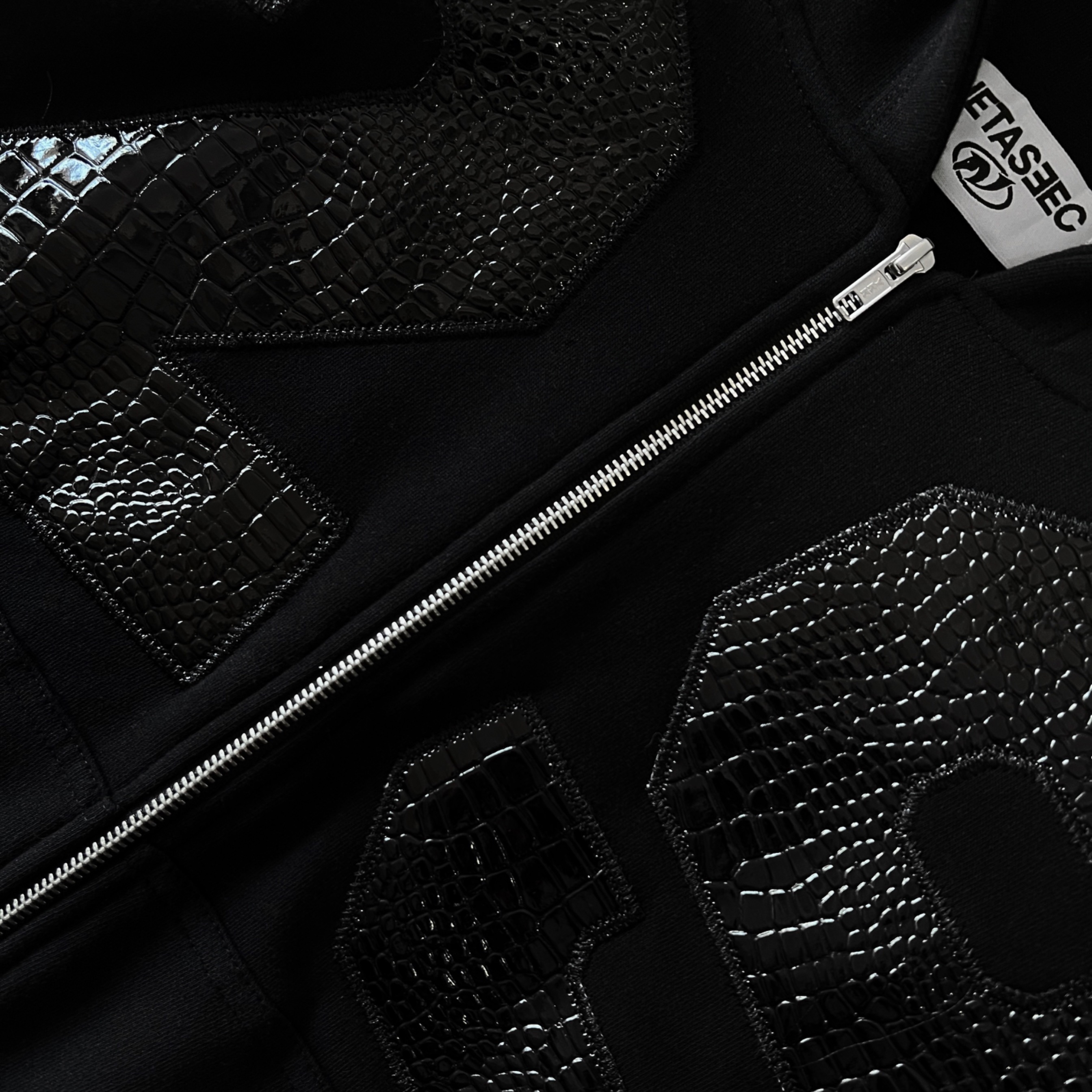 BOXY HOODIE NETASEEC - 29CLUB BLACK ON BLACK