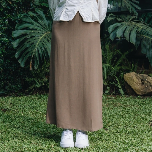 Image of RWYA - Ecouves Satin Maxi Skirt | Bawahan Wanita | Rok Satin Wanita