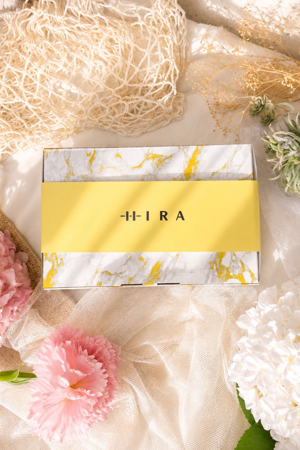 Mukena Rumah Senja Cream & Box Hampers Exclusive Hadiah- Mukena Silk Daily Prayer Set 