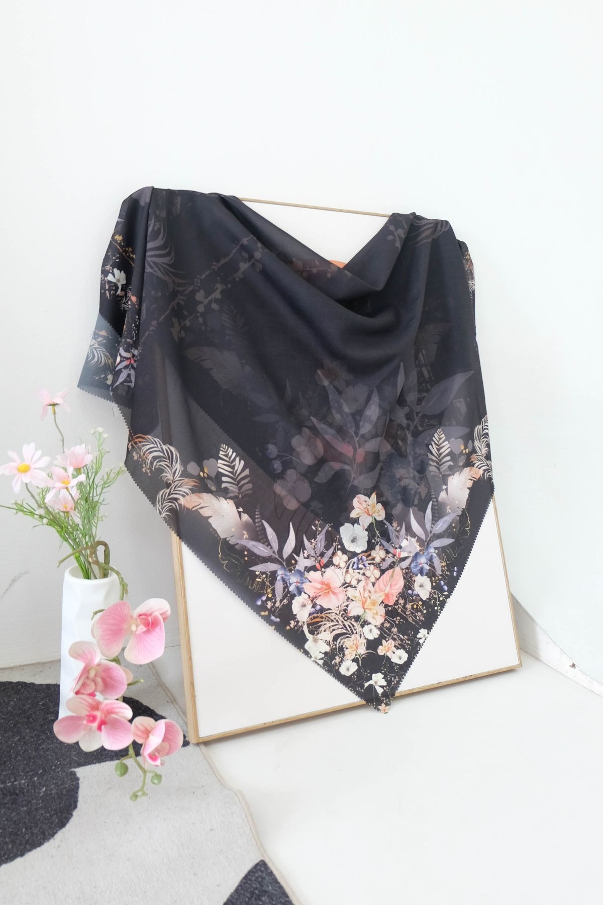 LEAF Mirea Scarf - Black