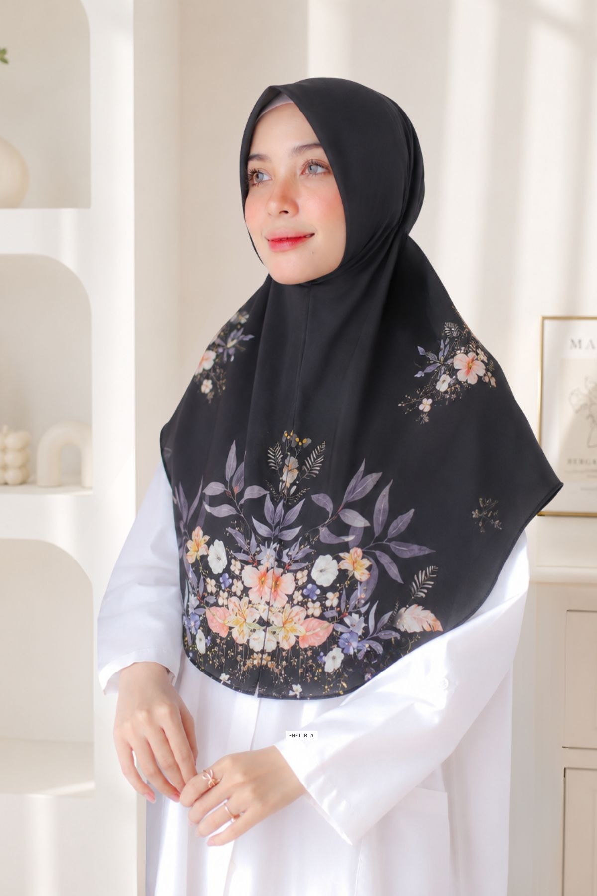 Baiti Mirea - Black