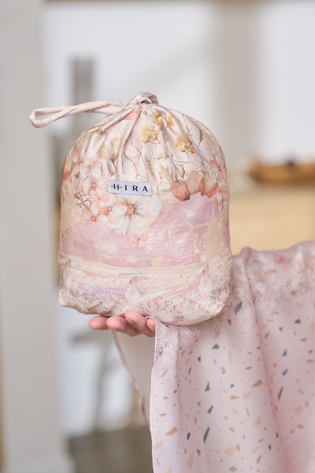 Mukena Rumah Senja Cream & Box Hampers Exclusive Hadiah- Mukena Silk Daily Prayer Set 