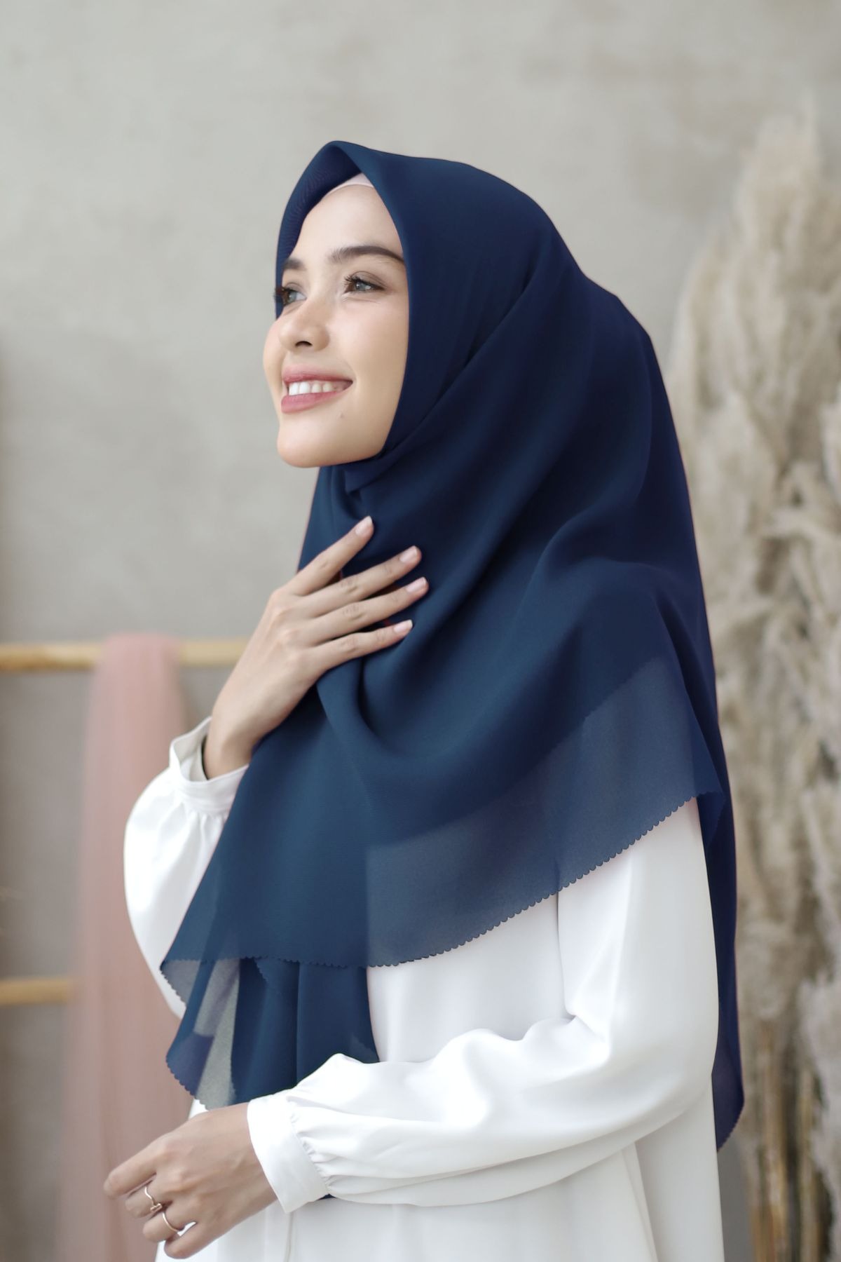 HIRA - Segi Empat Hana  Hijab Lasercut Polycotton Voal Paris