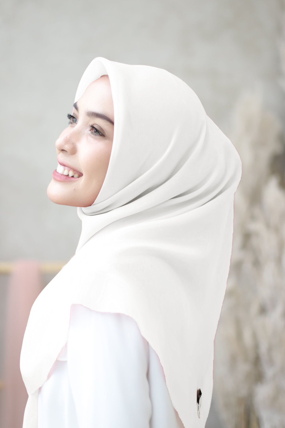 Hana - White