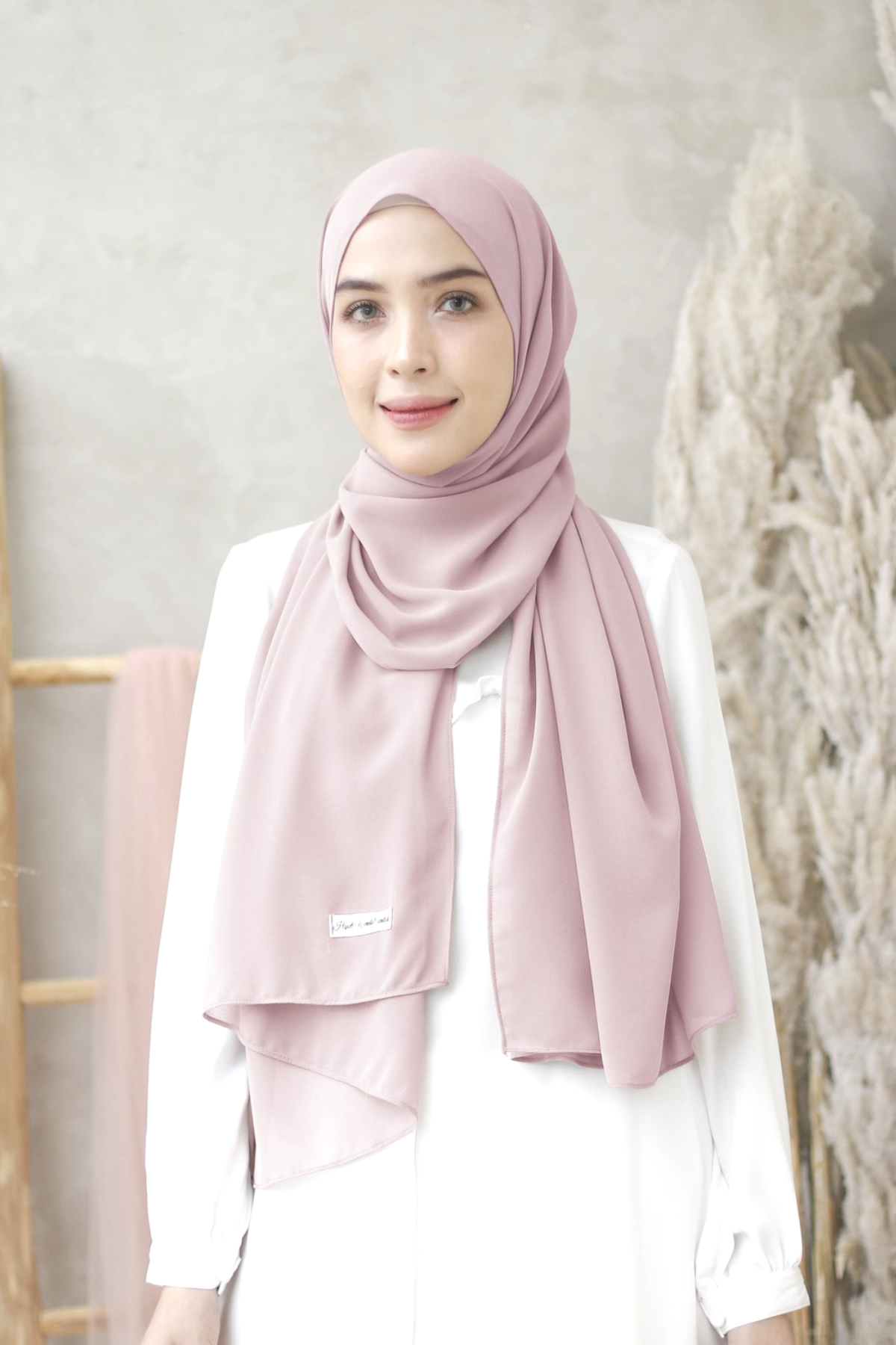 HIRA - Pashmina Cyra Hijab | Cerutti Babydoll Polos