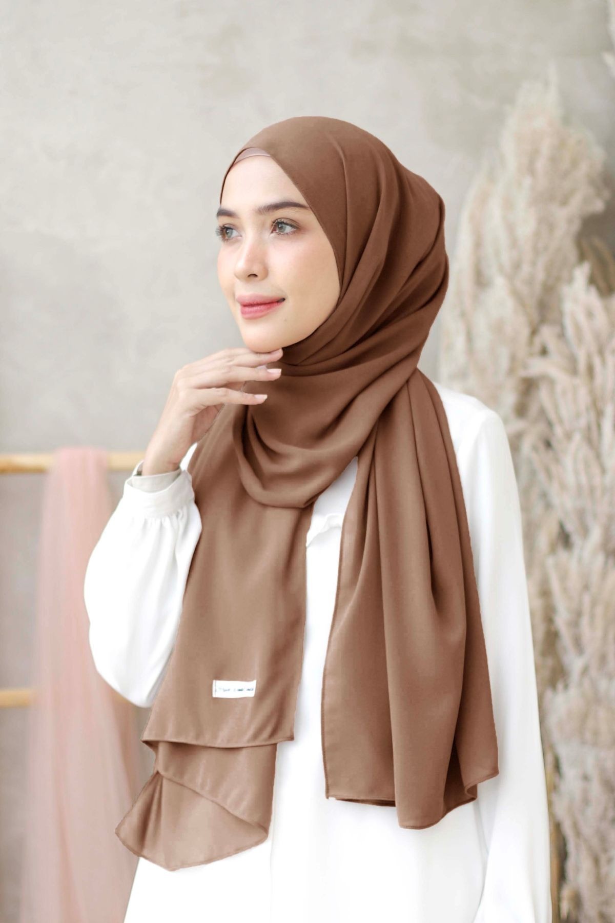 HIRA - Pashmina Cyra Hijab | Cerutti Babydoll Polos