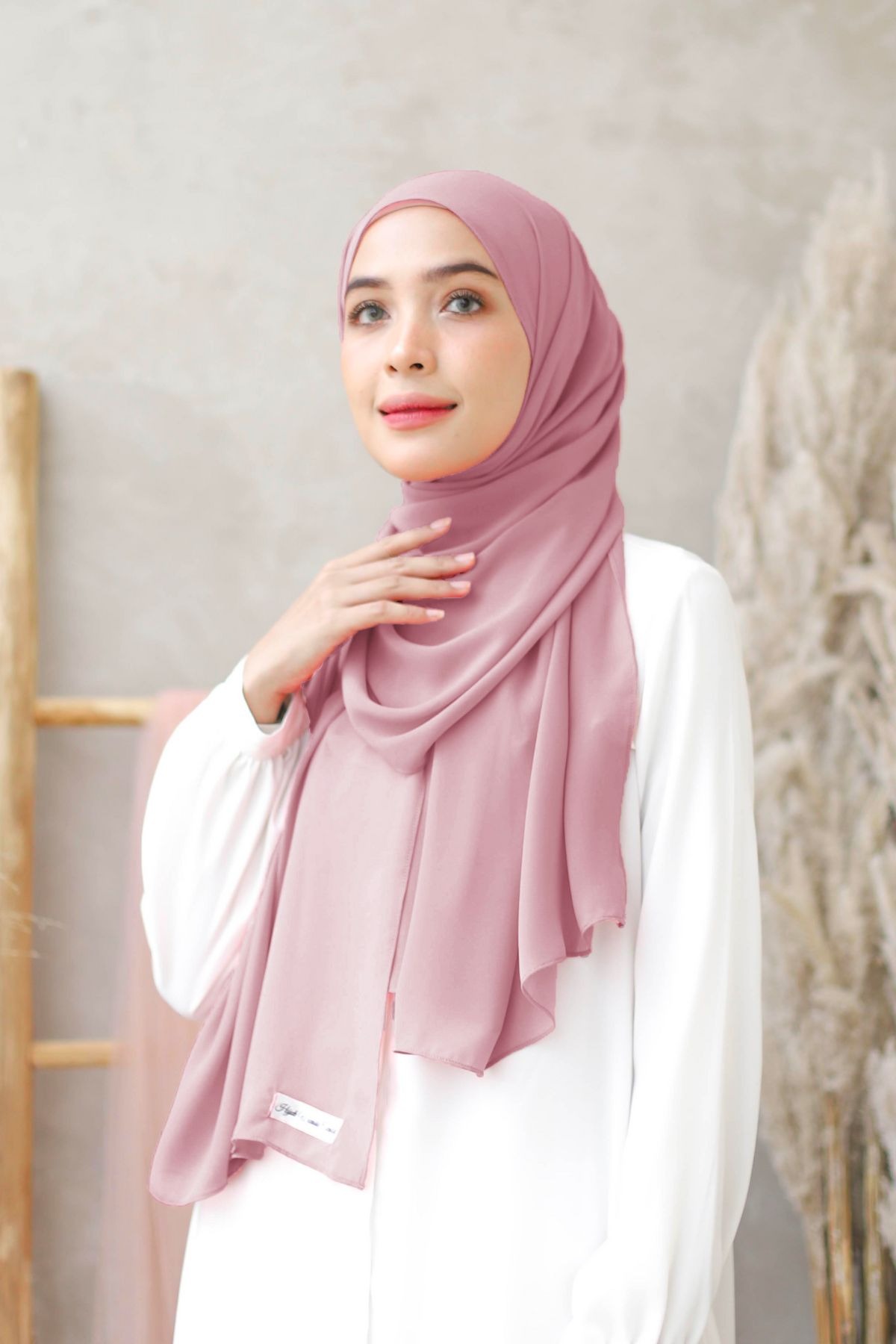 HIRA - Pashmina Cyra Hijab | Cerutti Babydoll Polos