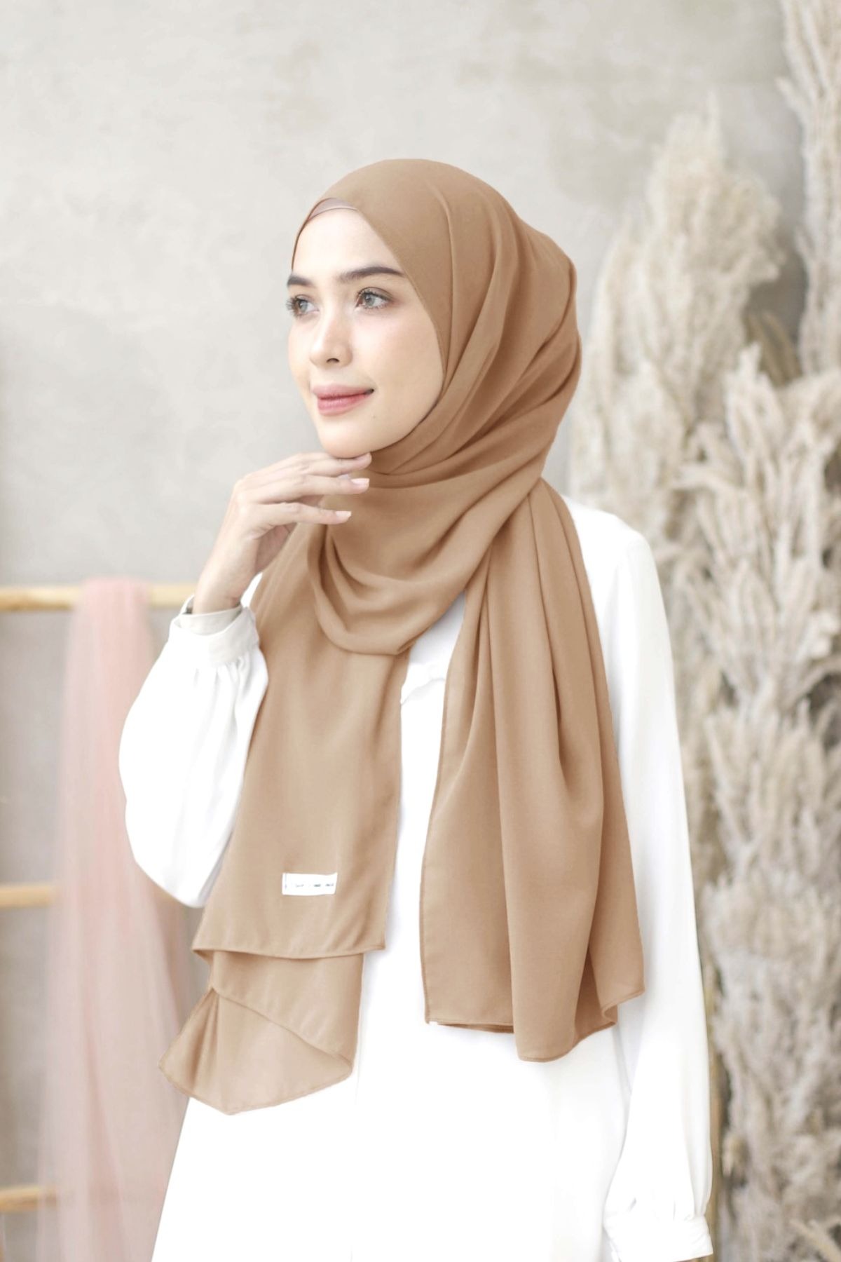 HIRA - Pashmina Cyra Hijab | Cerutti Babydoll Polos