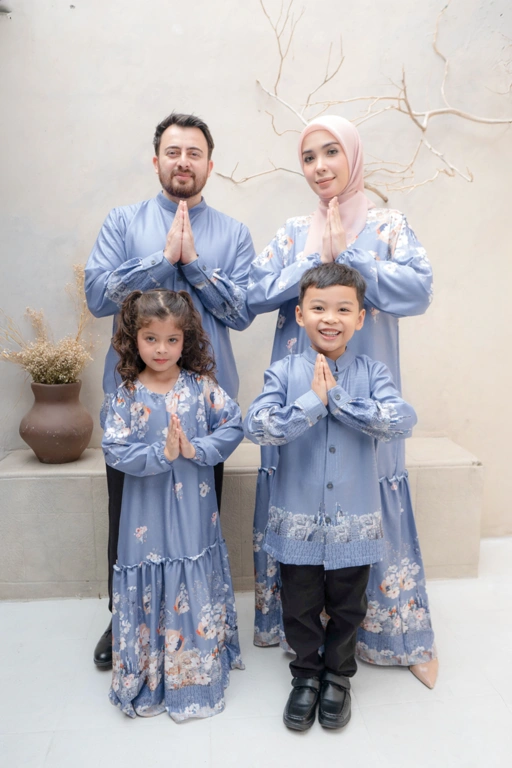 Image of Family Riuh Kota - Denim
