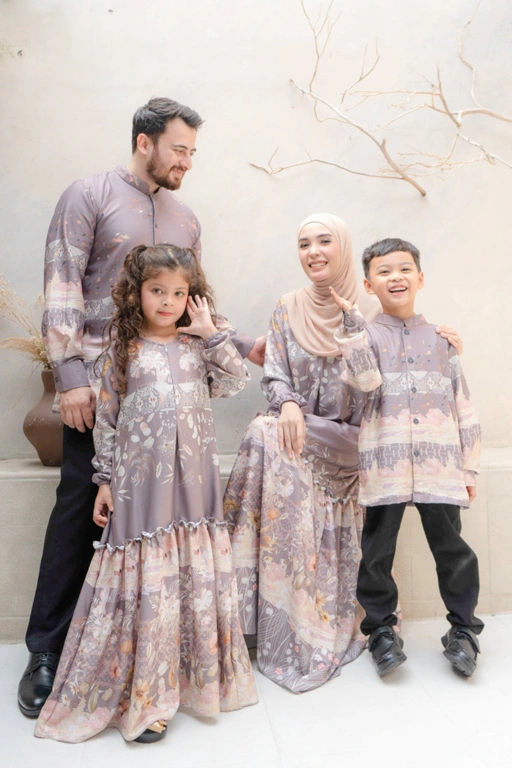 Image of Family Rumah Senja - Brown