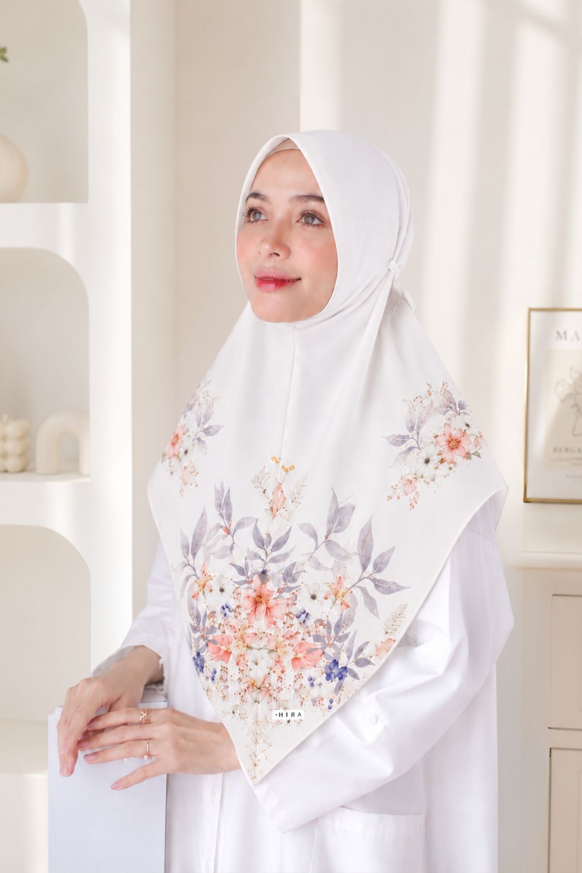 Baiti Mirea - White
