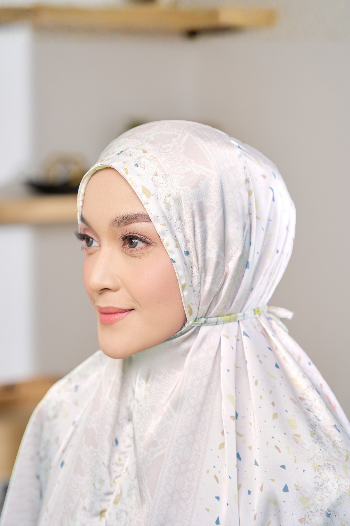 Mukena Rumah Senja White & Box Hampers Exclusive Hadiah- Mukena Silk Daily Prayer Set