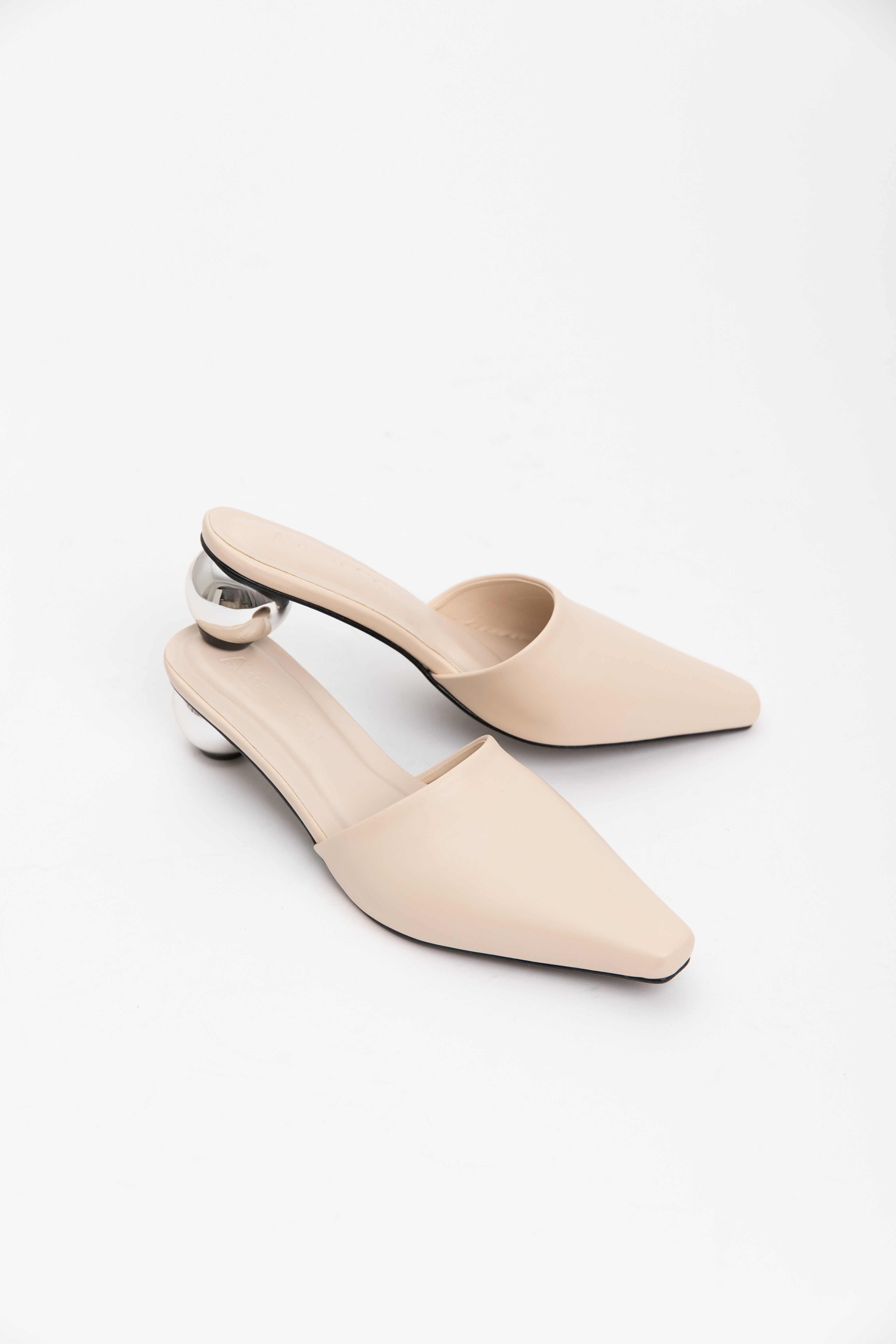 Joan Heel