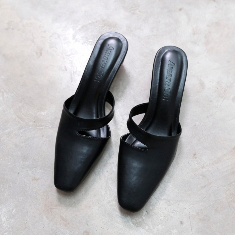 Inez Heel