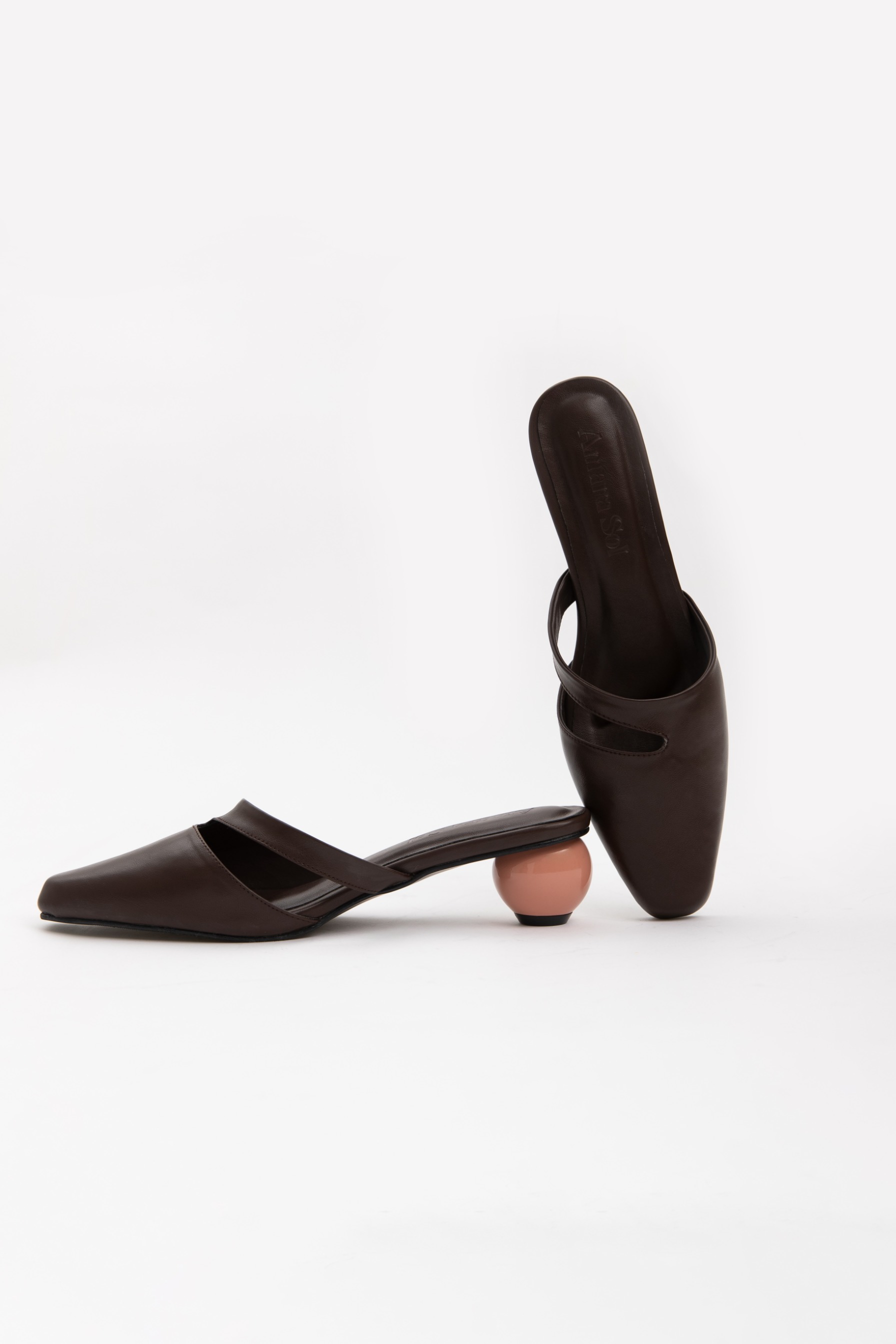 Inez Heel