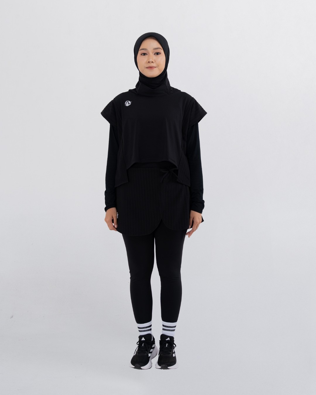 Serena Motion Fit Black – One Set (Vest Hijab dan Legging Rok)