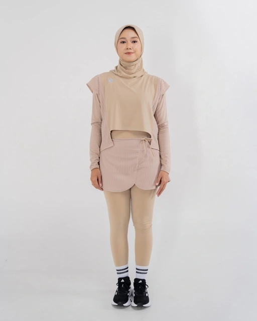 Image of Serena Motion Fit Latte – One Set (Vest Hijab dan Legging Rok)