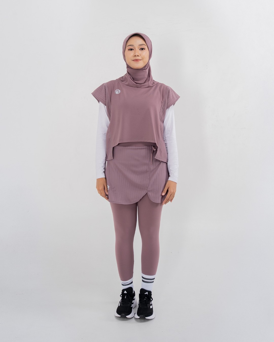 Serena Motion Fit Plum – One Set (Vest Hijab dan Legging Rok)
