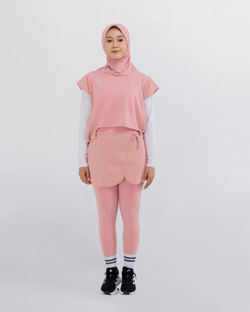 Image of Serena Motion Fit Soft Pink – One Set (Vest Hijab dan Legging Rok)