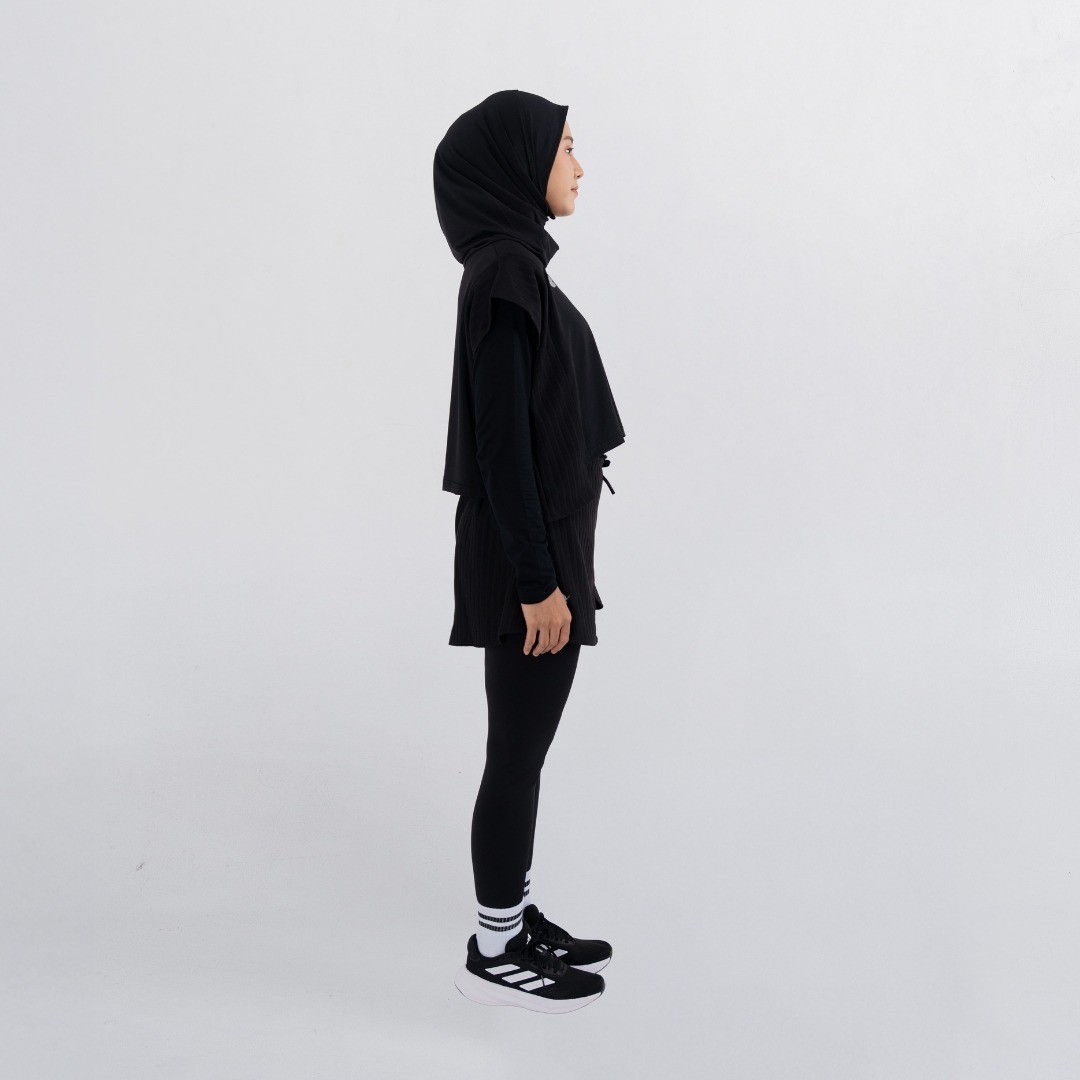 Serena Motion Fit Black – One Set (Vest Hijab dan Legging Rok)