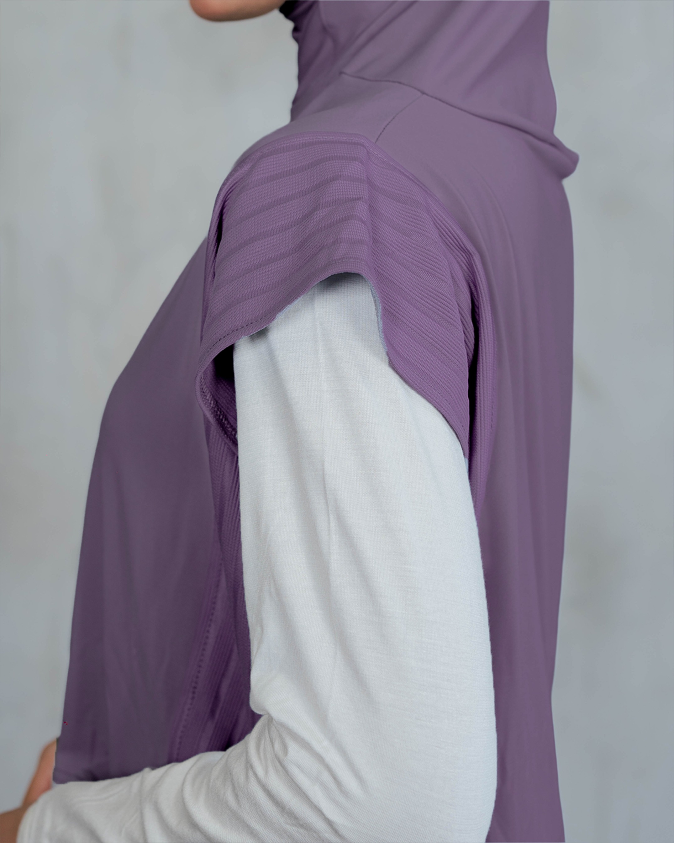 Serena Motion Fit Plum – One Set (Vest Hijab dan Legging Rok)