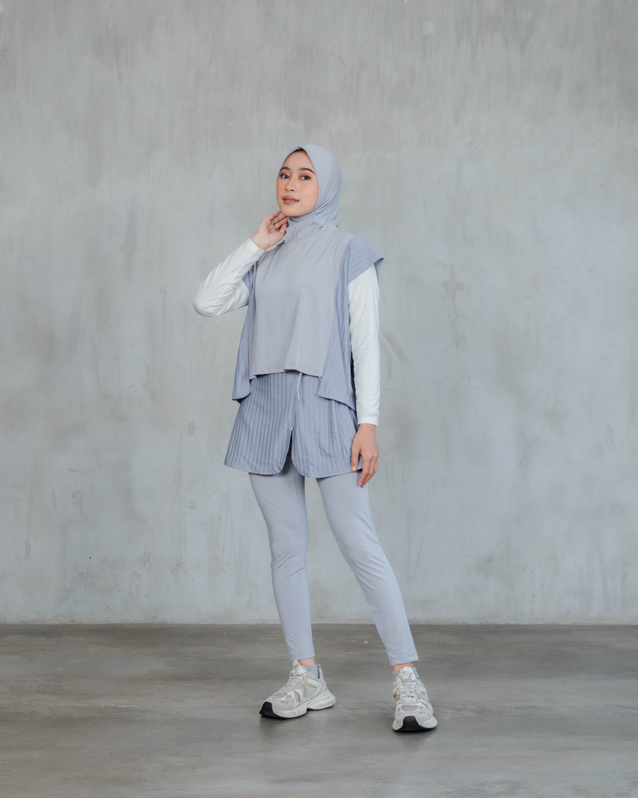 Serena Motion Fit Grey Soft Blue – One Set (Vest Hijab dan Legging Rok)