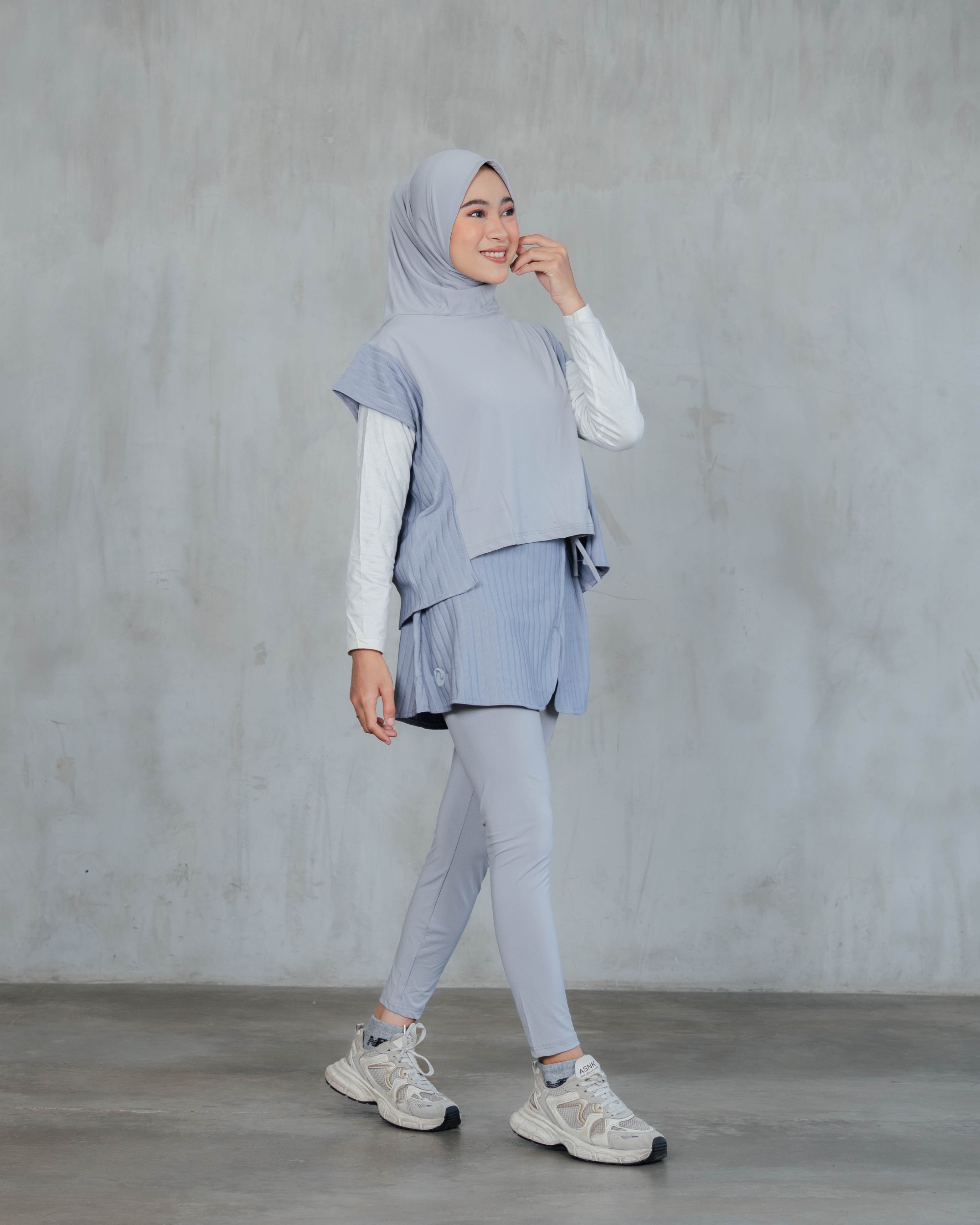 Serena Motion Fit Grey Soft Blue – One Set (Vest Hijab dan Legging Rok)