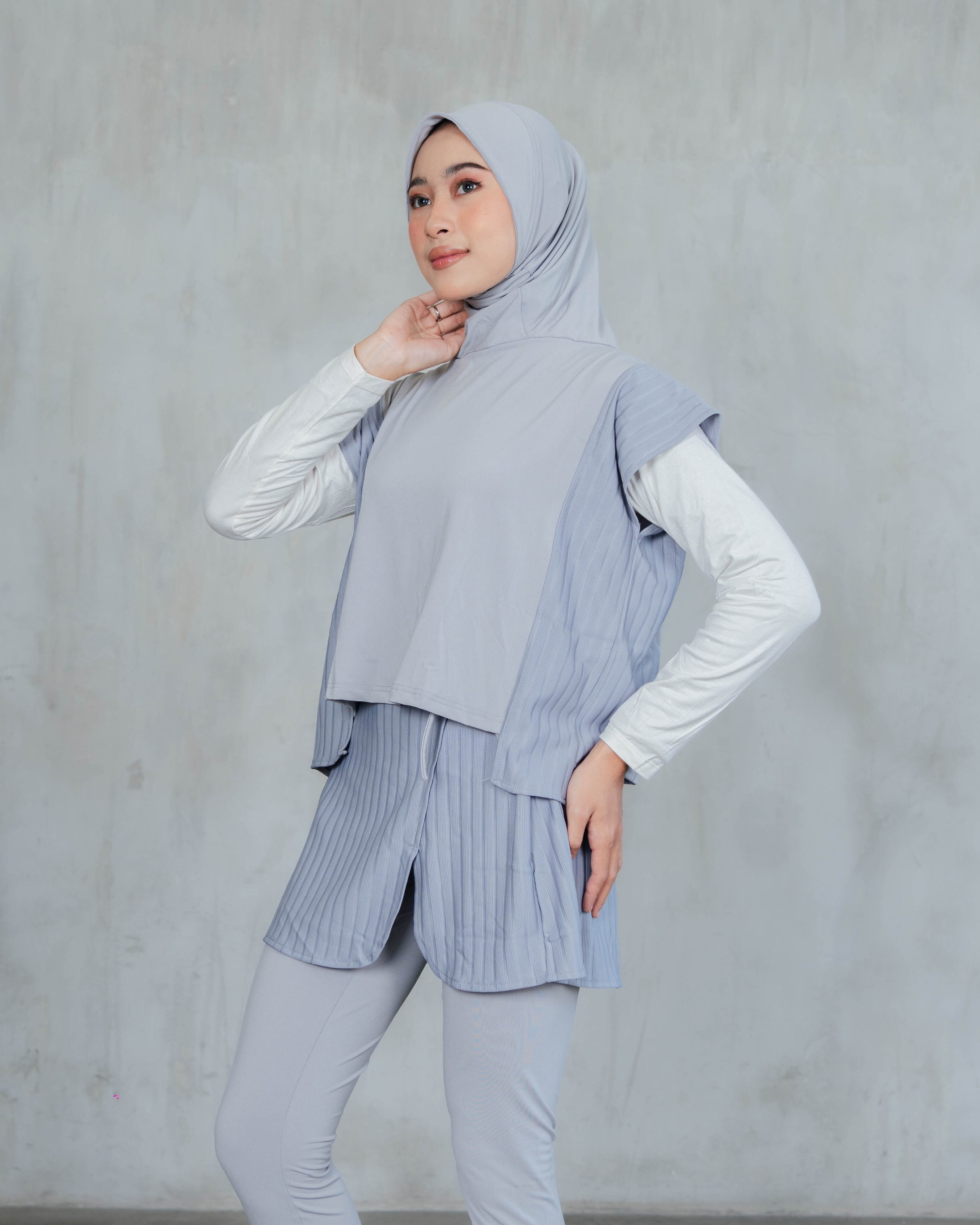 Serena Motion Fit Grey Soft Blue – One Set (Vest Hijab dan Legging Rok)