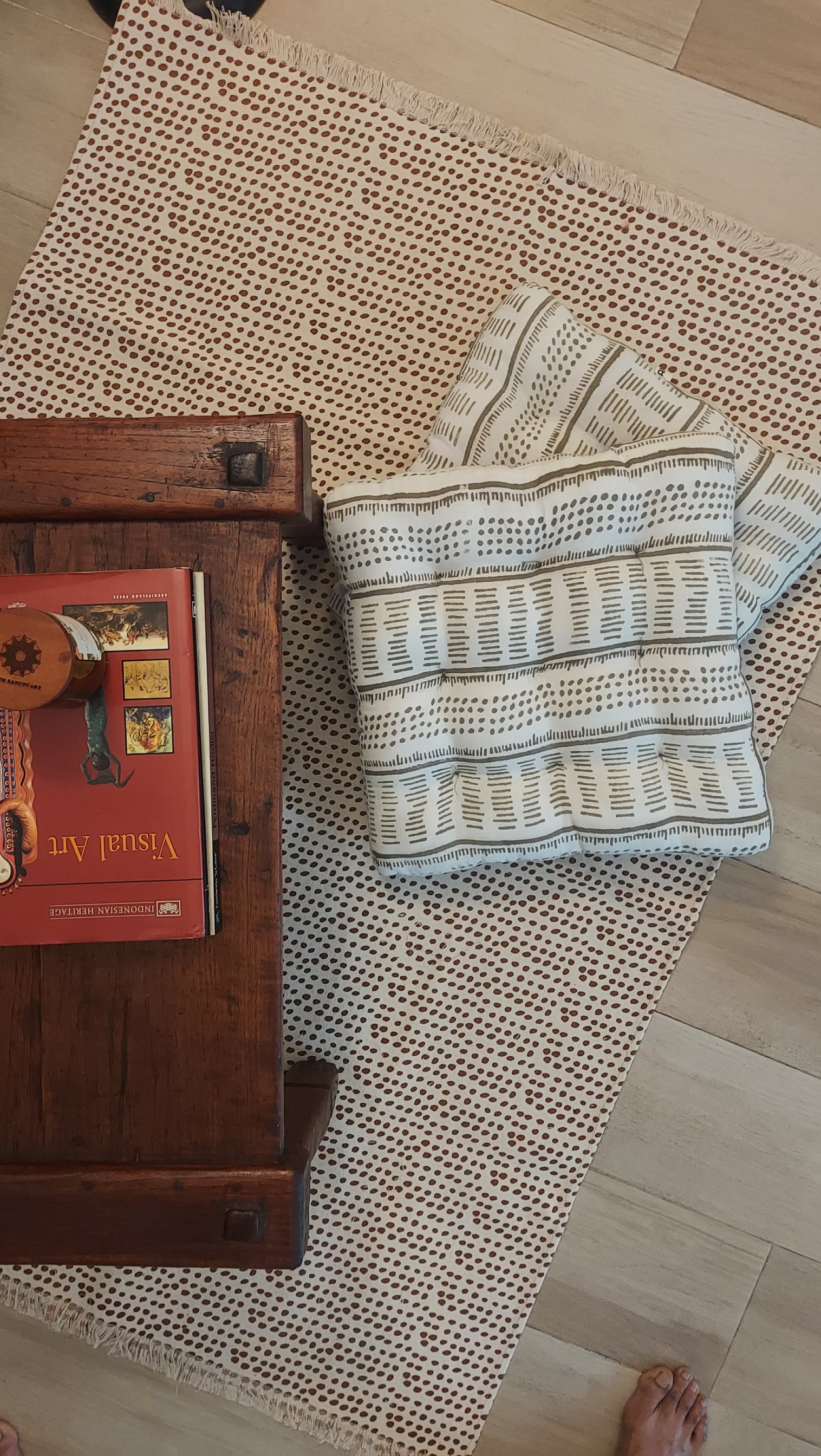 Floor Seat Cushion Motif Hujan