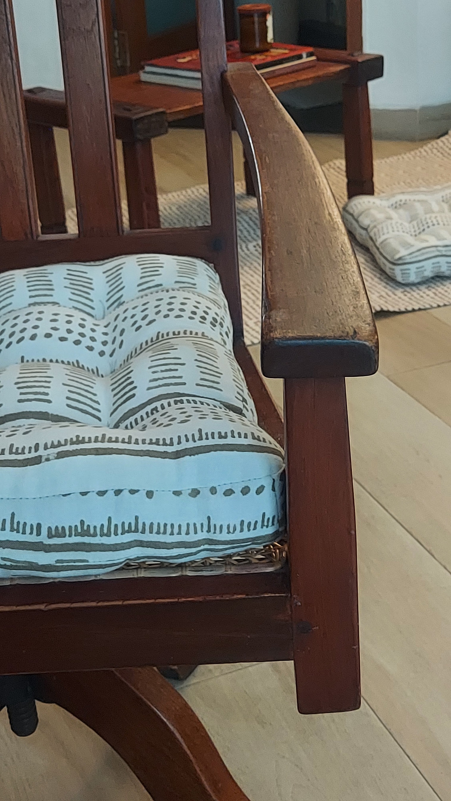 Floor Seat Cushion Motif Hujan