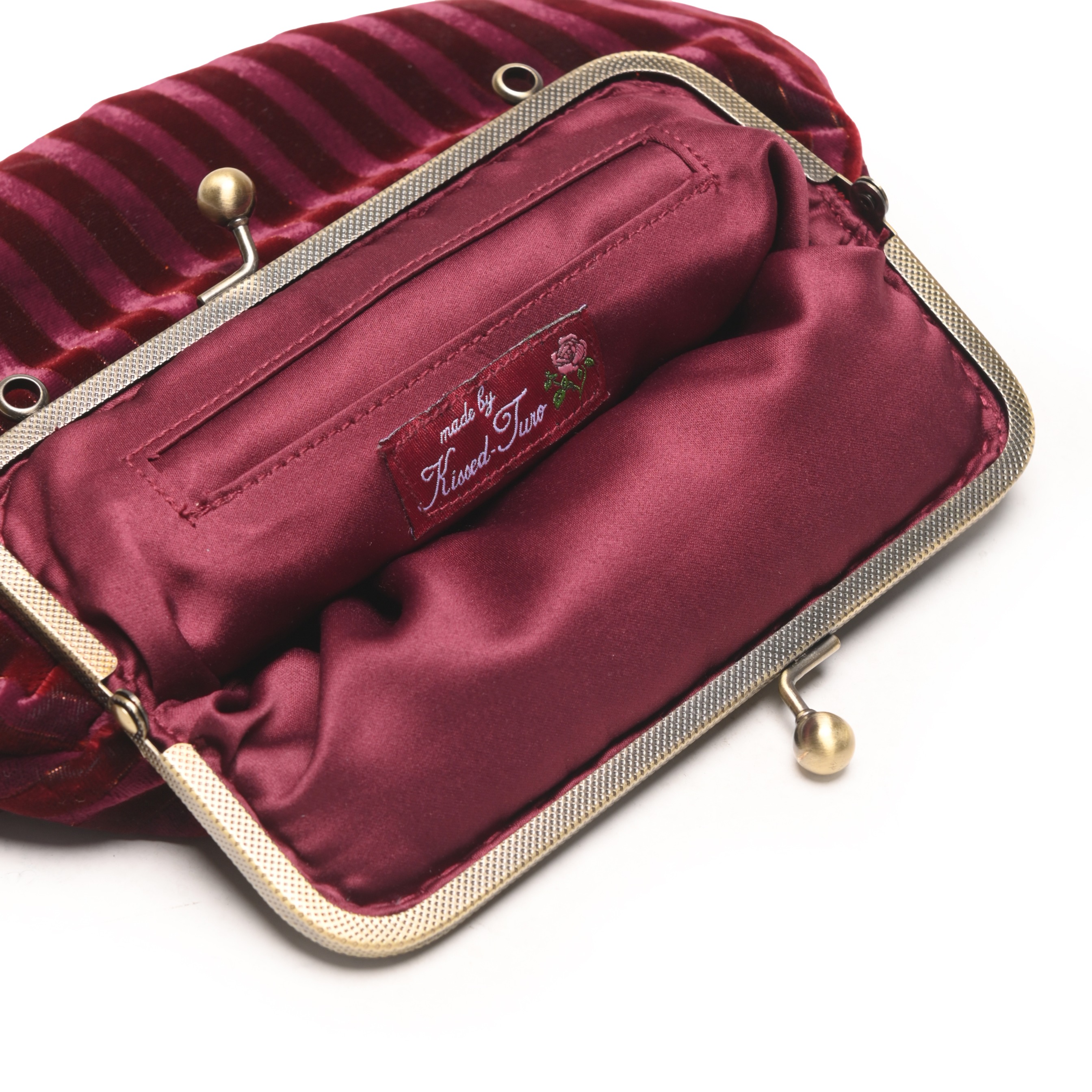 Sizzle Kiss Clutch
