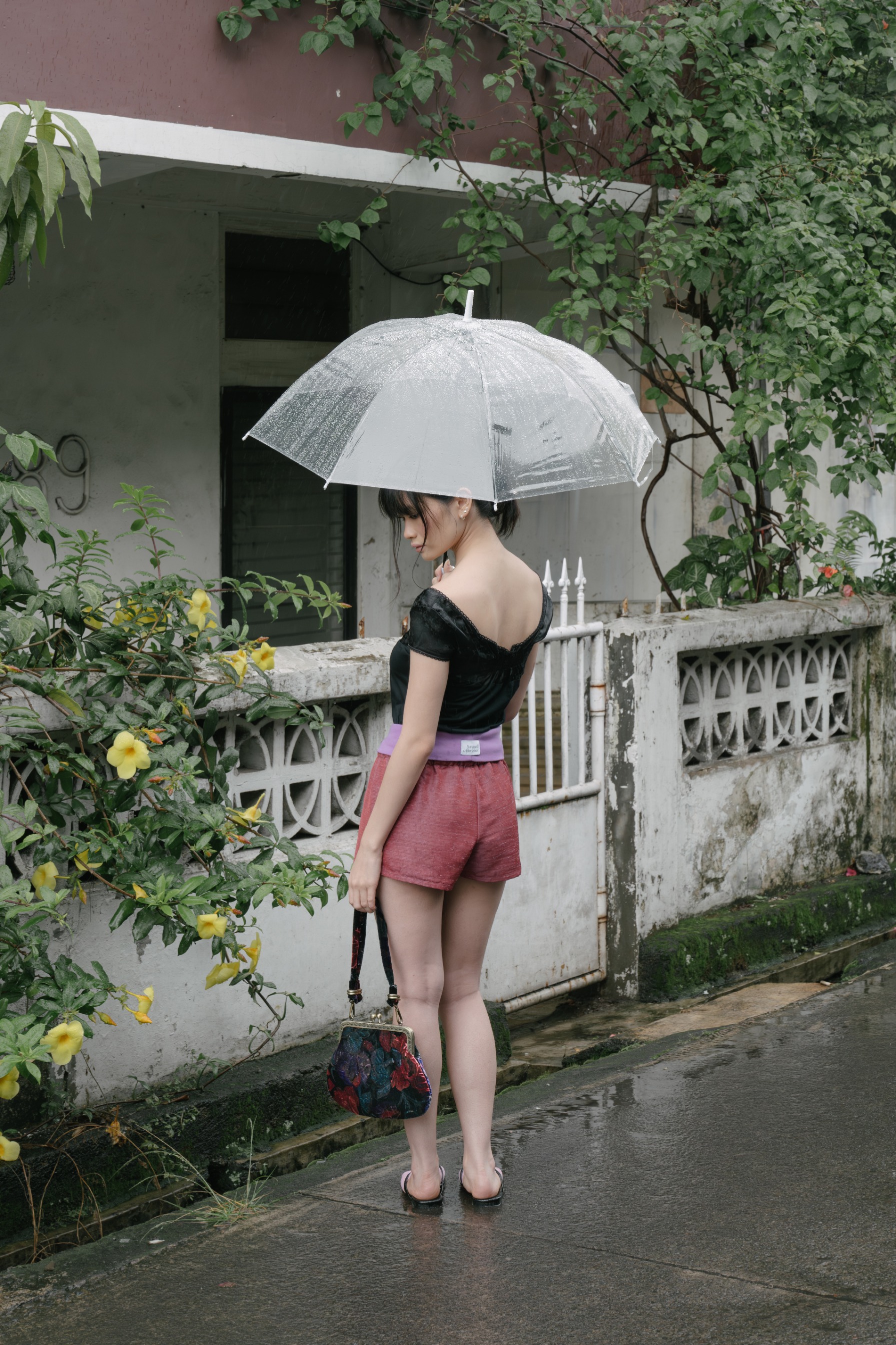 Midnight Floré Clutch