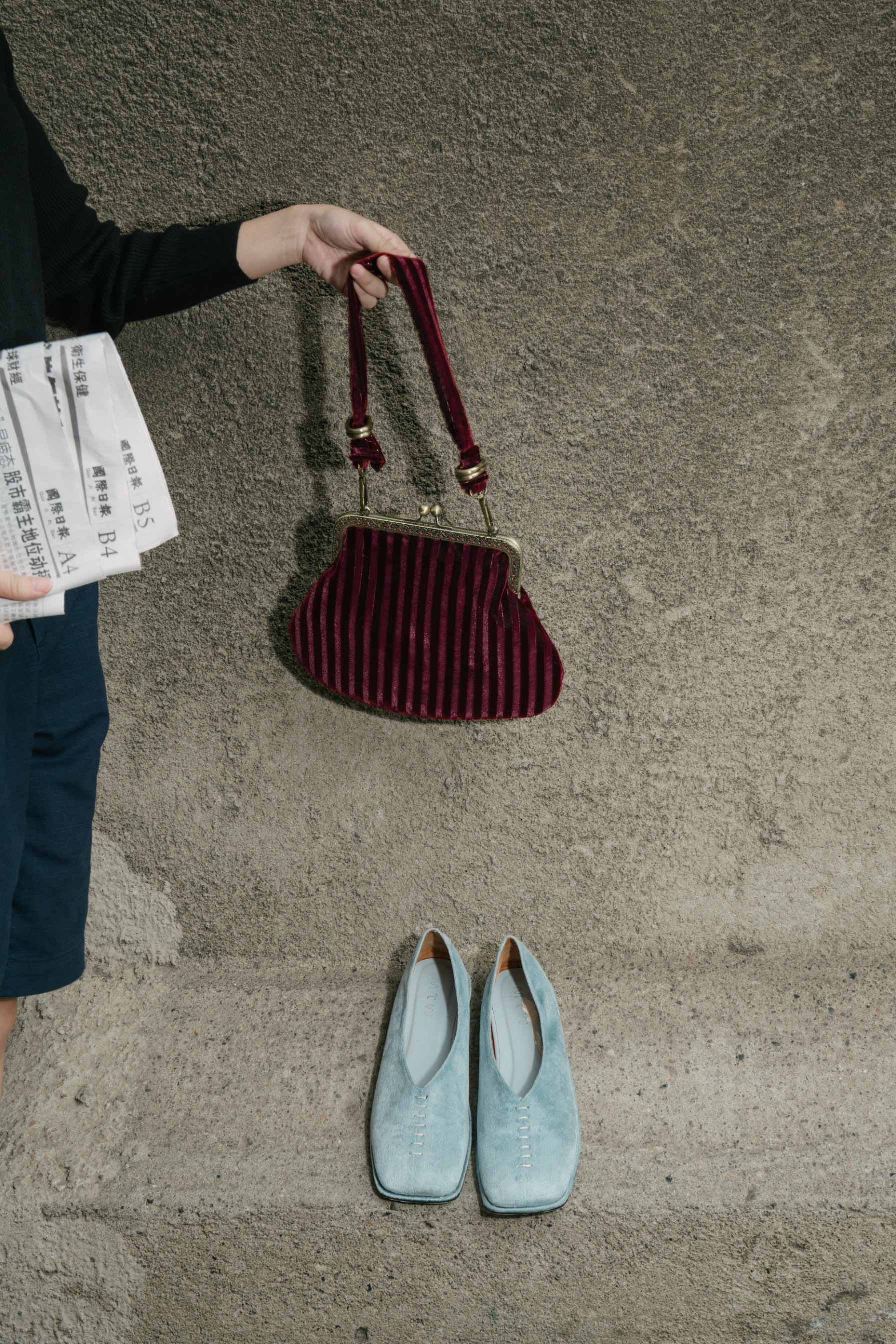 Sizzle Kiss Clutch