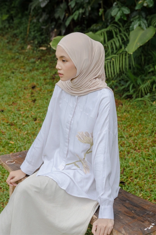Image of Sekar Shirt Off White by Tufine