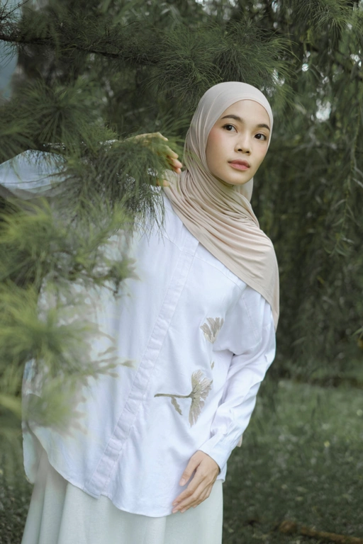 Image of Sekar Shirt Off White by Tufine
