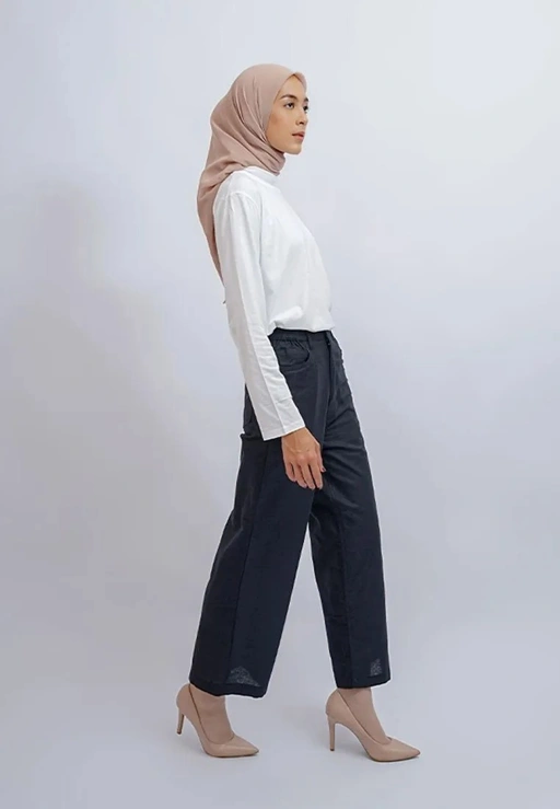 Image of Diva Culottes Pants Black by Tufine
