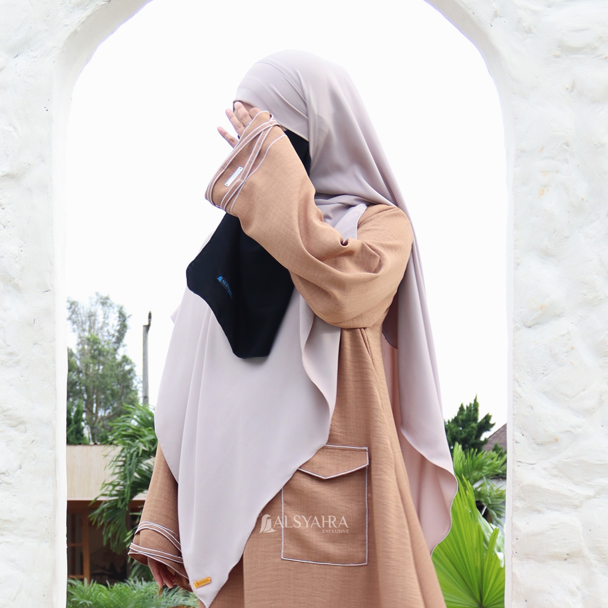 Alsyahra Exclusive - Abaya Nayyara Pocket Cross Linen Alexandria Signature Premium